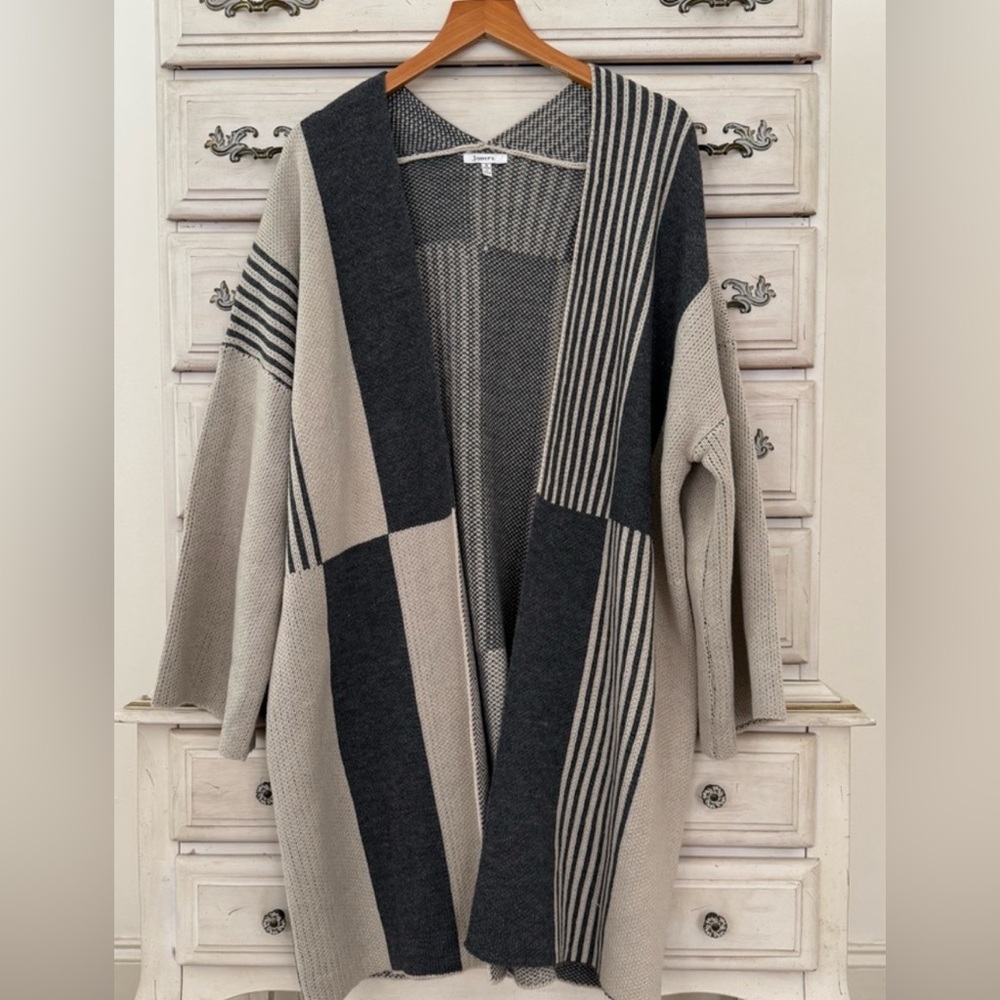 JODIFL Beige and Black Cardigan